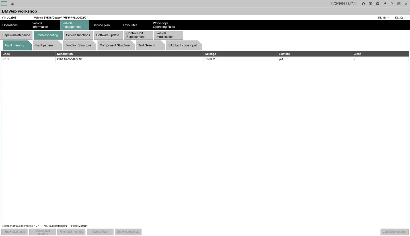 The fault detail window: Description, Details and System context tabs over a two-column table of the fault text, conditions and service notes.
